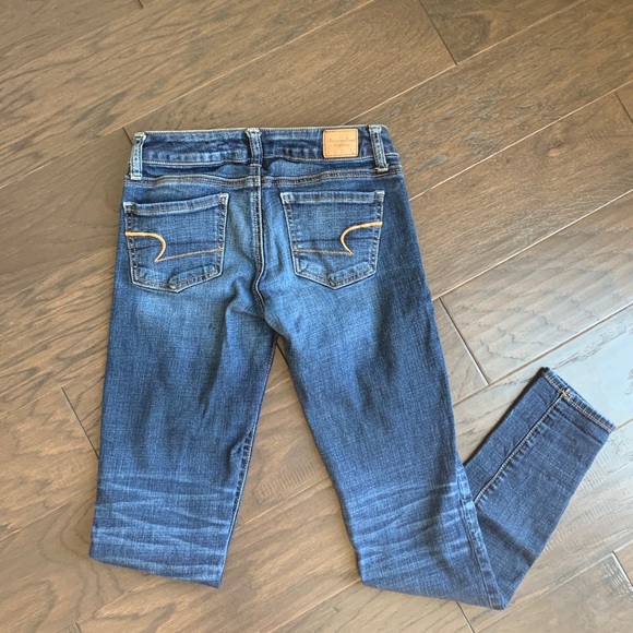 American Eagle - Medium Wash Jegging - Picture 3 of 5